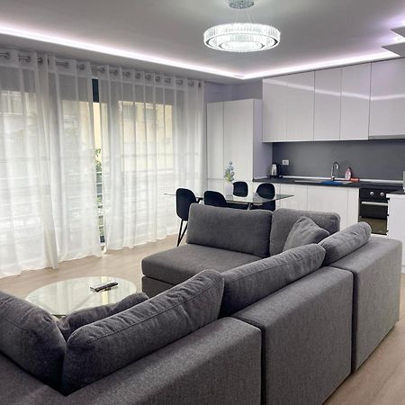 New Bazaar 2022 Apartment Tirana Bagian luar foto