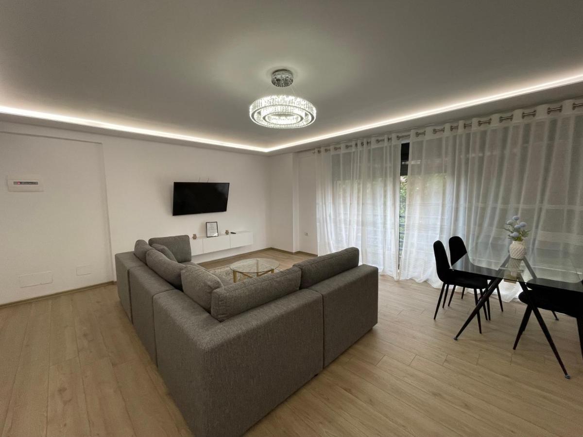 New Bazaar 2022 Apartment Tirana Bagian luar foto
