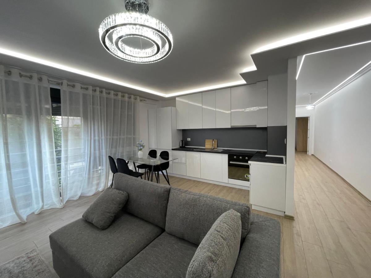 New Bazaar 2022 Apartment Tirana Bagian luar foto