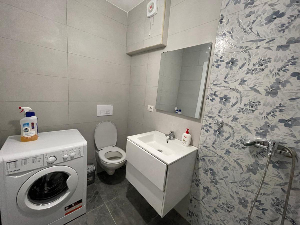 New Bazaar 2022 Apartment Tirana Bagian luar foto
