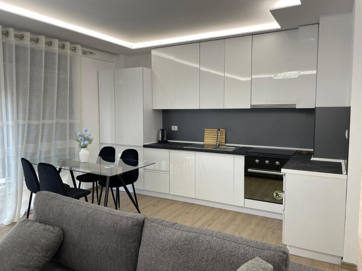New Bazaar 2022 Apartment Tirana Bagian luar foto