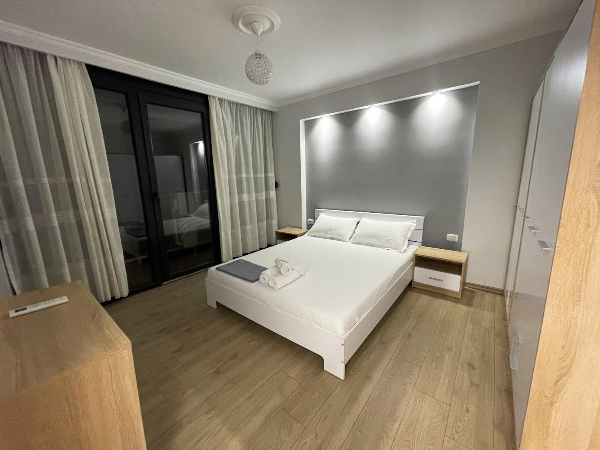 New Bazaar 2022 Apartment Tirana Bagian luar foto